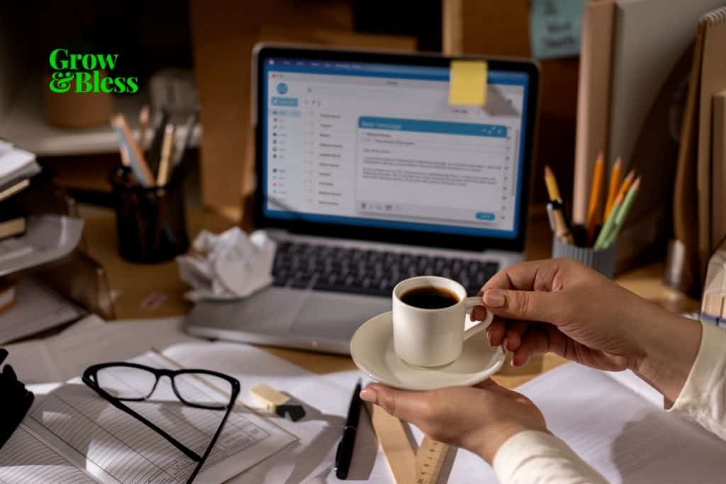 menggunakan email marketing