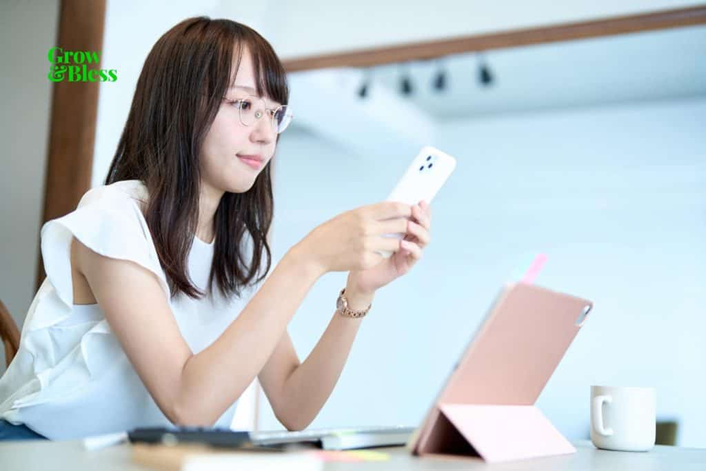 Apa Saja Tugas Social Media Officer? Kenali Pentingnya bagi Bisnis 2 Tugas dan Tanggung Jawab Social Media Officer