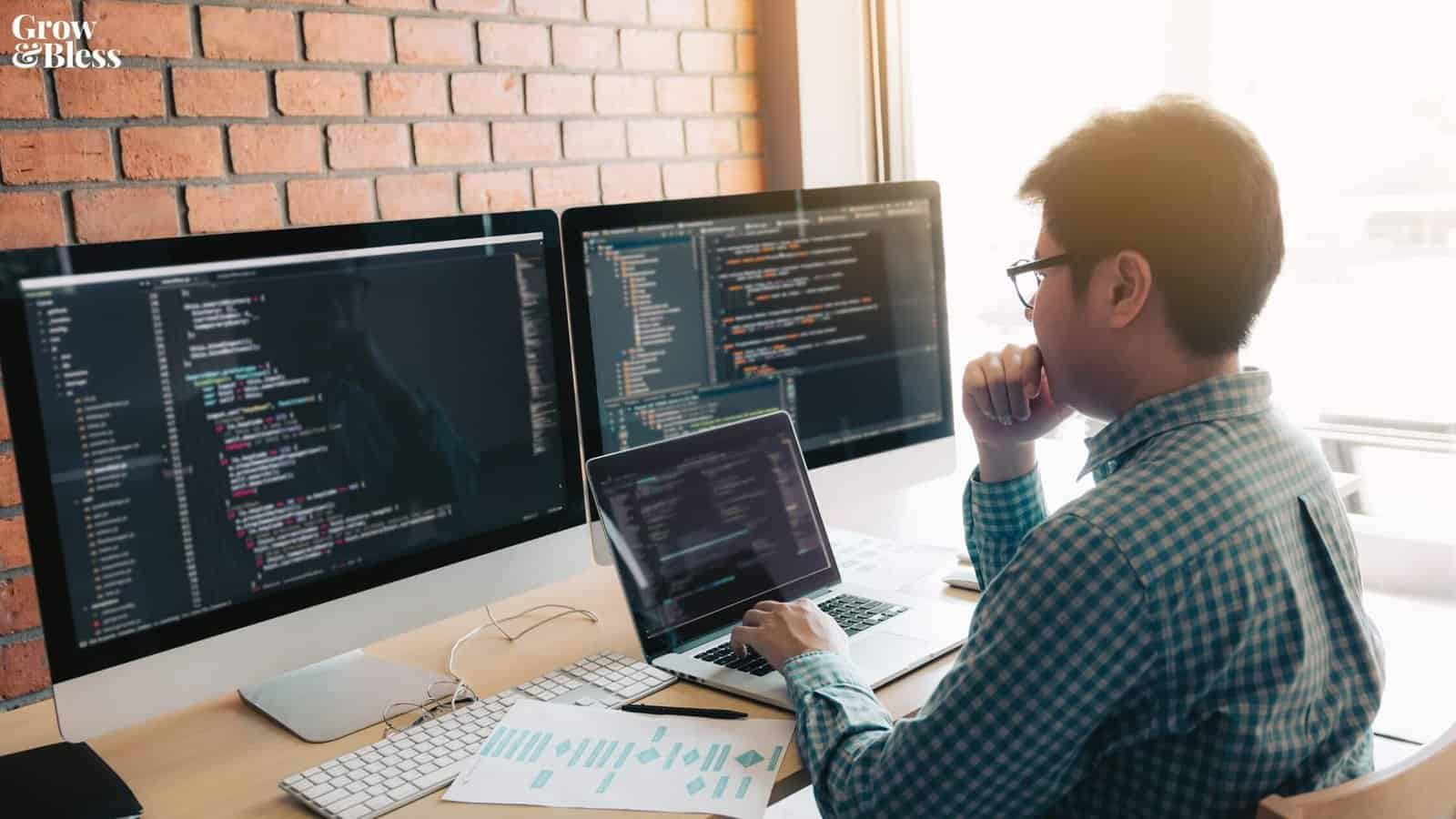 Web Developer adalah: Jenis, Tugas, dan Skill yang Dibutuhkan